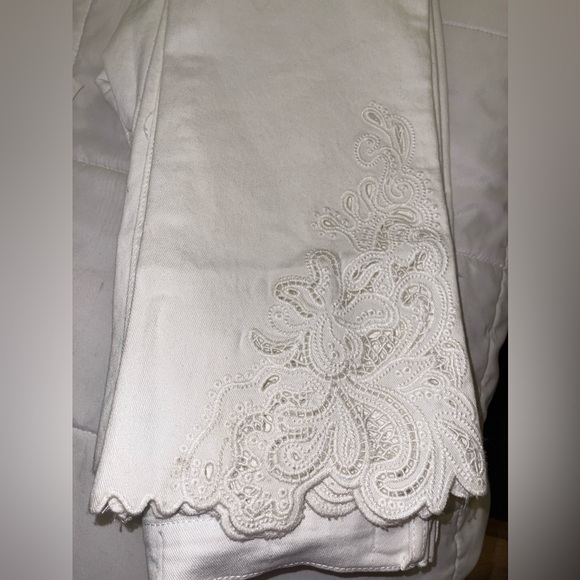 NWOT. Sam Edelman white jeans with designs on the lower ankle area . - Picture 3 of 3